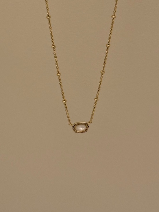 Kendra Scott Jewelry - Kendra Scott Mini Elisa Gold Satellite Short Pendant Necklace in Ivory